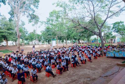 Thư viện trường Tiểu học A Ma Trang Lơng tổ chức buổi lễ giới thiệu sách cho các em học sinh.