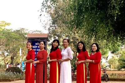 Công Đoàn Trường Tiểu học Ama Trang Lơng phối hợp tổ chức họp mặt tuyên truyền ôn lại truyền thống ngày Quốc tế phụ nữ 8/3